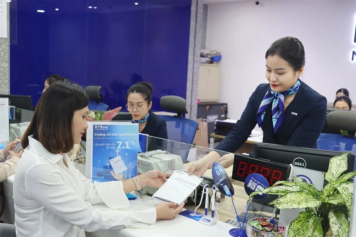 Gần 20 ngân hàng đồng loạt giảm lãi suất, có nơi hạ tới 3%/năm lãi vay