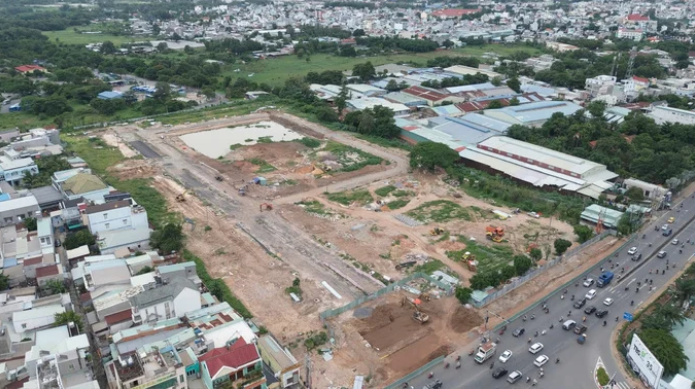 Lỗ lũy kế hơn 11,5 tỷ đồng, chủ đầu tư The Esme Dĩ An xoay xở ra sao với núi nợ trái phiếu?