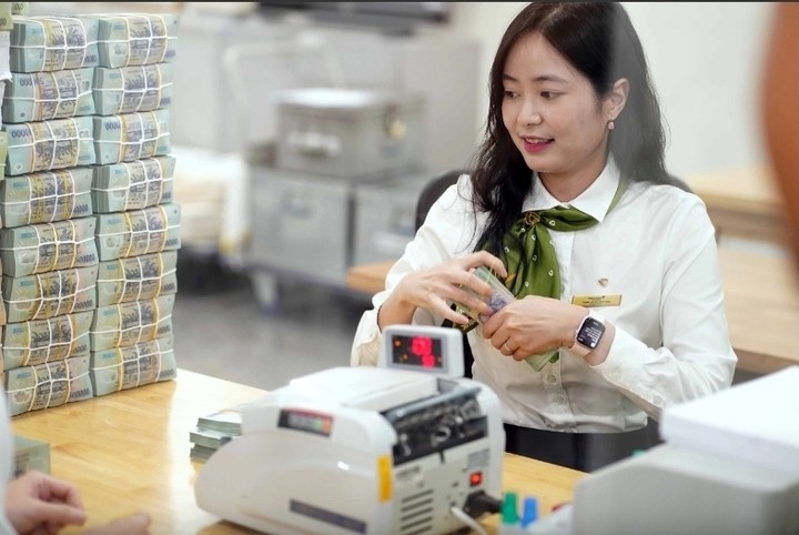 Lãi suất vay mua nhà có thể lên 14%/năm, người mua dè dặt xuống tiền