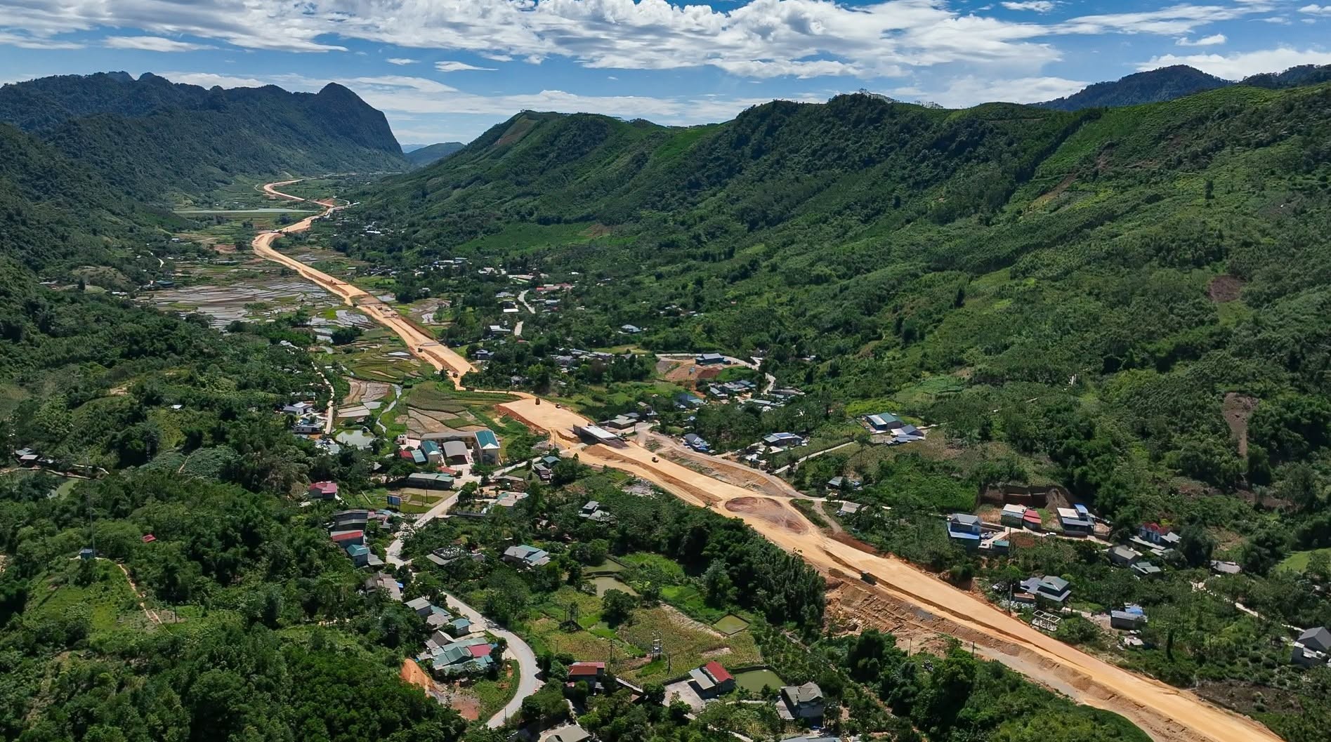 4d2a-cao-toc-hoa-binh-moc-chau2-1782724451041547215892-1782745155.jpg