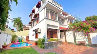 Biệt thự “đất vàng” Hồ Tây rao giá hơn 100 triệu đồng/m²