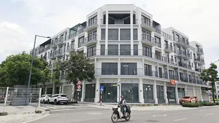 Ôm BĐS "hàng hiệu" đợt đỉnh sốt 2025, giờ chủ nhà nên giảm giá sâu để thoát hàng hay tiếp tục "gồng"?