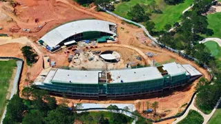 Chủ sân golf Đồi Cù vừa nợ thuế nghìn tỷ, vừa còn loạt sai phạm chưa xử lý dứt điểm