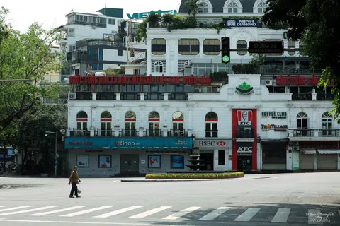 Dạo Hà Nội mùa giãn cách