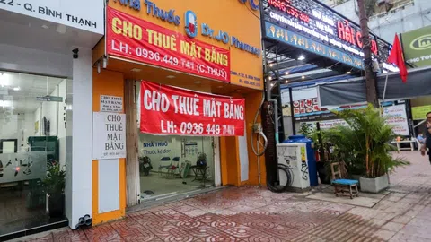 Vì sao hàng loạt mặt bằng “đất vàng” ở TP.HCM vẫn trống khách dù giảm giá thuê?