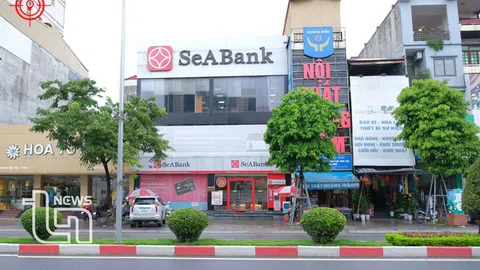 Những rủi ro nào được chỉ ra trong hoạt động tín dụng của SeABank Nha Trang?