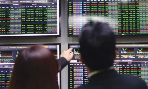 VN-Index vượt mốc 1.500 điểm, dòng tiền đổ về cổ phiếu penny BĐS