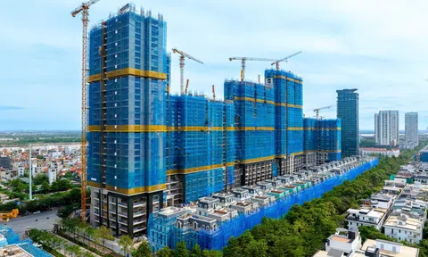 Soi tiến độ hai dự án hàng hiệu Noble Crystal của Sunshine Group tại Hà Nội