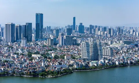 Hà Nội sắp đón 35.000 căn hộ hạng sang: Nguy cơ "thừa mứa" trong khi người dân khát nhà giá rẻ