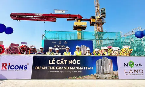 The Grand Manhattan tăng tốc về đích,  chính thức cất nóc tháp cuối cùng