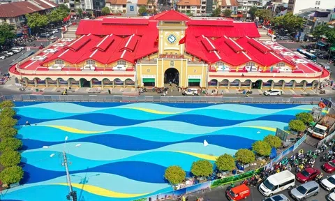 Sở Xây dựng TP.HCM phản hồi đề xuất tạm dừng chỉnh trang chợ Bến Thành và Hồ Con Rùa