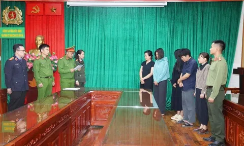 Khởi tố nhóm môi giới “phù phép” hồ sơ mua nhà ở xã hội