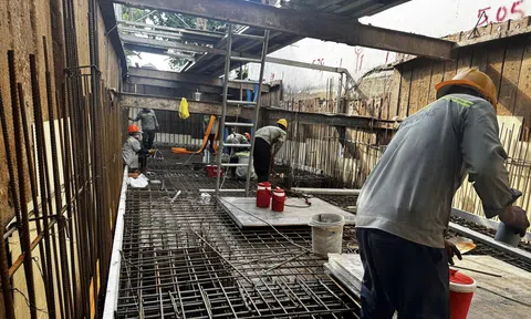 Người xây nhà “choáng váng” vì giá vật liệu tăng từng tuần