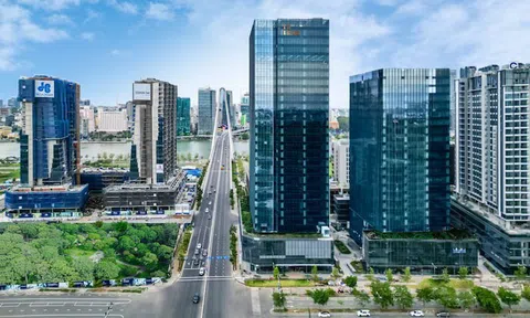 Khan hiếm nguồn cung, văn phòng trung tâm TP.HCM vào nhóm đắt đỏ nhất khu vực
