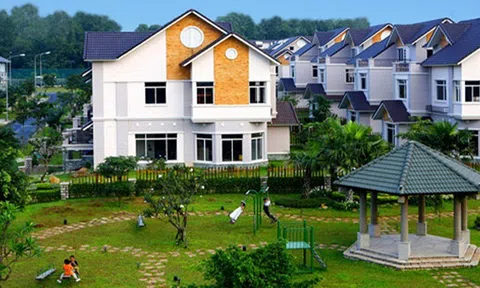 Những rủi ro ‘trên trời rơi xuống’ khi nhờ người mua hộ bất động sản