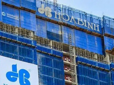 Làn sóng bán tháo cổ phiếu từ cấp cao: Nguyên nhân đằng sau là gì?