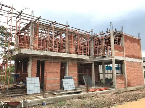 Chủ tịch UBND TP.HCM yêu cầu xử lý cán bộ buông lỏng quản lý xây dựng