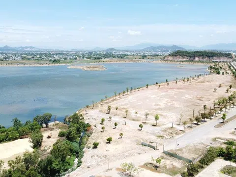 Sau 10 năm “ngủ quên”, hồ Phú Hòa sẽ thực sự hồi sinh?