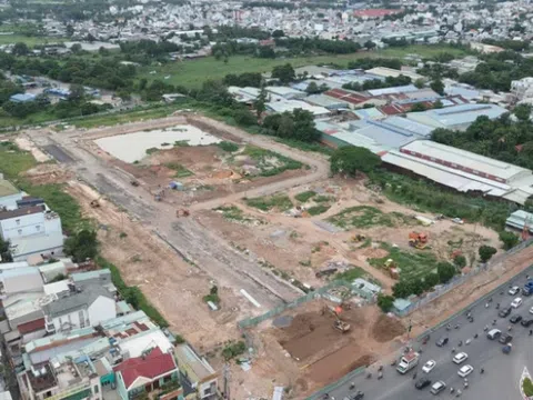 Lỗ lũy kế hơn 11,5 tỷ đồng, chủ đầu tư The Esme Dĩ An xoay xở ra sao với núi nợ trái phiếu?