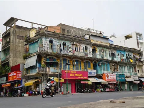 Những chung cư "muốn sập" nhưng vẫn đông đúc cư dân