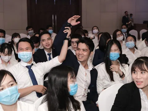Mùa tuyển môi giới: tuyển 10, trụ 2
