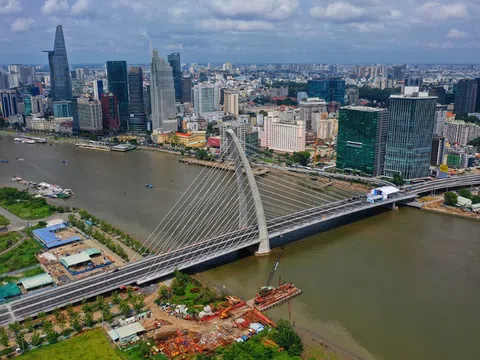 Bất động sản phía Nam: cung tăng vọt, cầu 'nhích' nhẹ